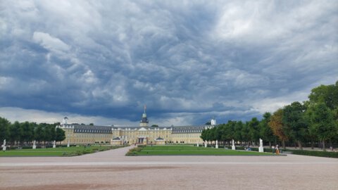 regen_schloss_stadt_karlsruhe_umwelt-_und_arbeitsschutz_eva_vogel.jpg